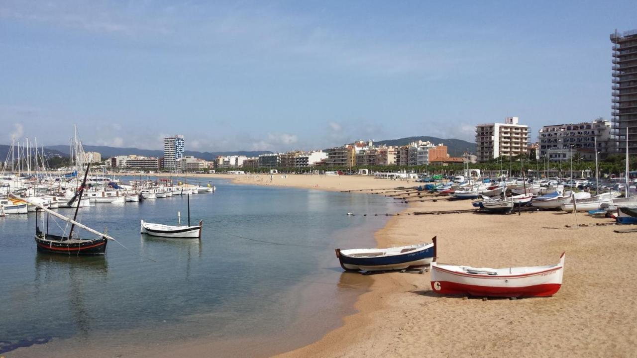 Casita De La Playa Con Parking Villa Palamos Bagian luar foto